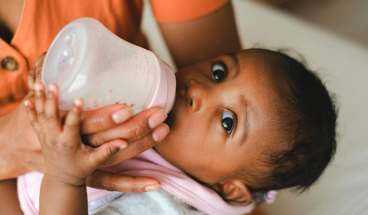 pros and cons of bottle feeding